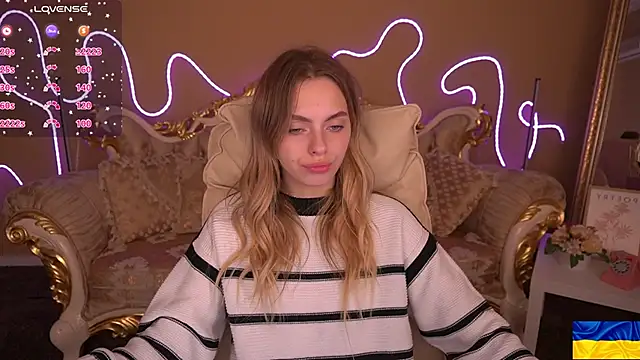 Snapshot of ChloeBrightt chatting on 23, 10, 2025 ChloeBrightt online show from 23, 10, 2025