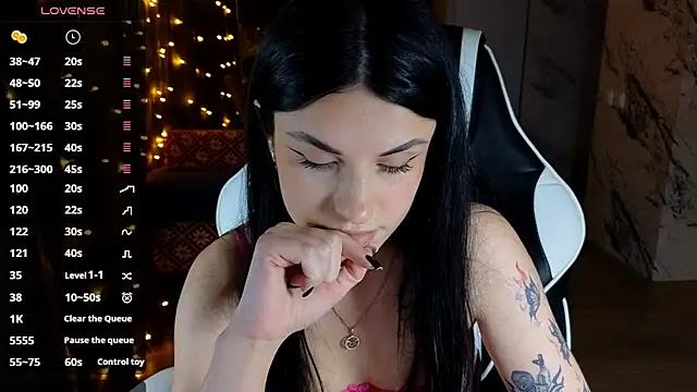 Mary   Moore online show from 7, 12, 2024