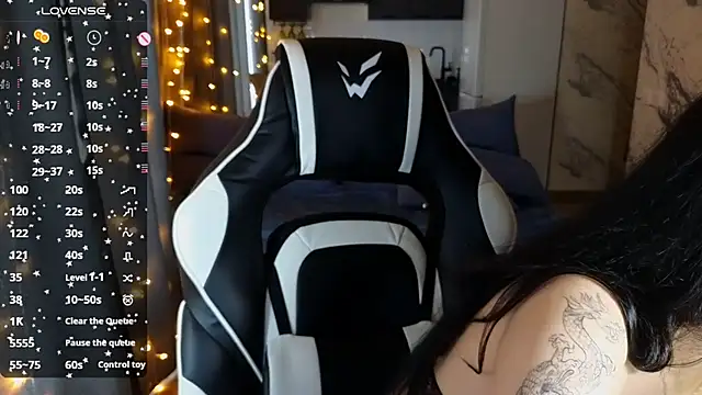 Mary   Moore online show from 4, 2, 2025