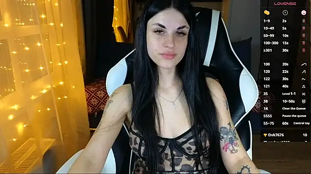 Mary   Moore online show from 7, 11, 2025