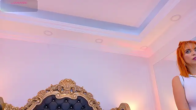 Snapshot of AdelinaVans chatting on 20, 12, 2025 AdelinaVans online show from 20, 12, 2025