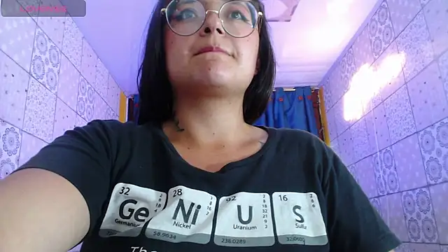 Snapshot of vitoria23_ chatting on 5, 3, 2025 vitoria23 online show from 5, 3, 2025