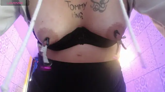 Snapshot of vitoria23_ chatting on 12, 3, 2025 vitoria23 online show from 12, 3, 2025