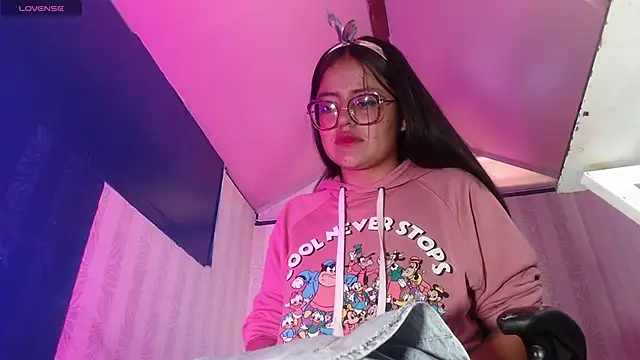 Snapshot of vitoria23_ chatting on 22, 4, 2026 vitoria23 online show from 22, 4, 2026