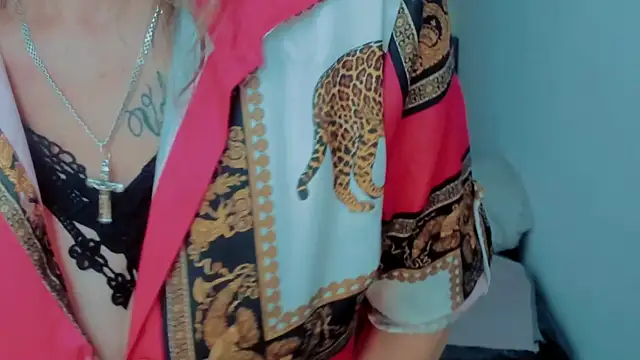 ScarletHoot  online show from 20, 12, 2024