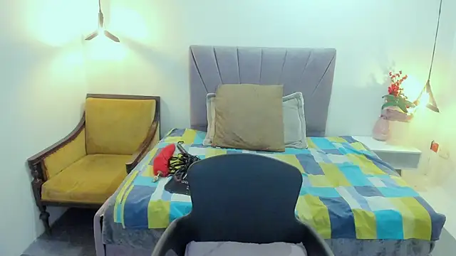 ScarletHoot  online show from 26, 6, 2026