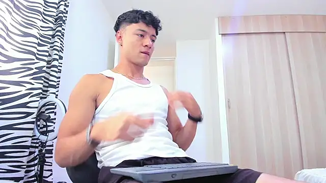 Snapshot of Sebastian-Dash chatting on 8, 2, 2025 Sebastian-Dash online show from 8, 2, 2025