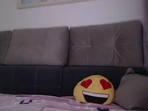  JustmeHere  online show from 17, 9, 2025