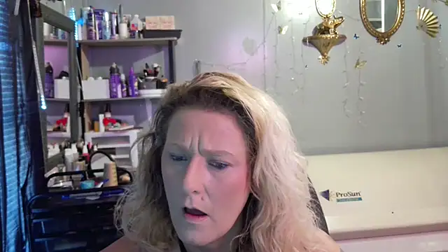 Lisalovely6981 online show from 25, 1, 2025