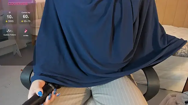 Snapshot of anna-henao chatting on 4, 3, 2025 anna-henao online show from 4, 3, 2025