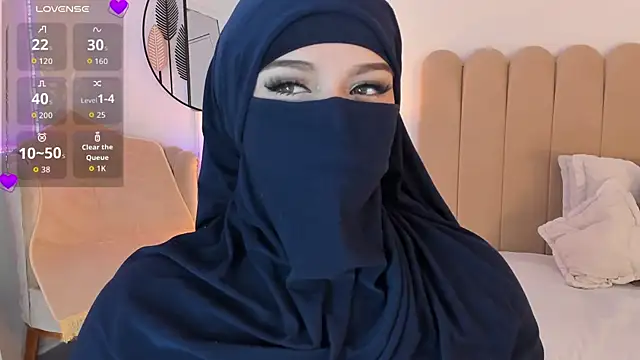 Snapshot of anna-henao chatting on 11, 9, 2025 anna-henao online show from 11, 9, 2025