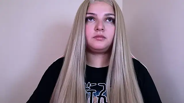 SweetPaige  online show from 5, 2, 2025