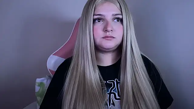 SweetPaige  online show from 5, 2, 2025