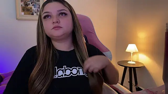 SweetPaige  online show from 5, 4, 2026