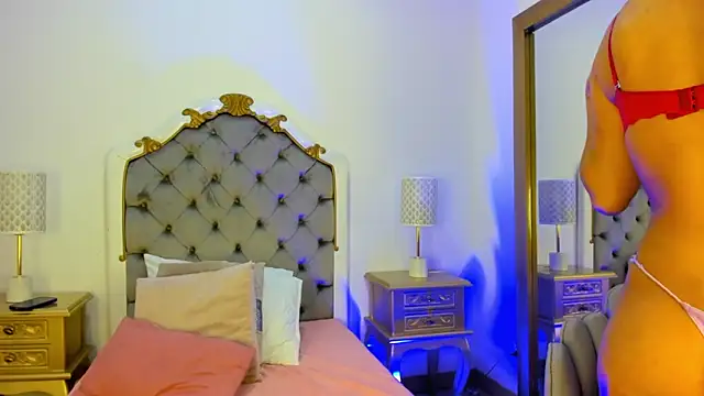 Snapshot of Pushaina__ chatting on 18, 12, 2024 Pushaina online show from 18, 12, 2024