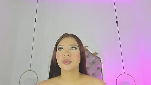 Snapshot of Pushaina__ chatting on 28, 10, 2025 Pushaina online show from 28, 10, 2025