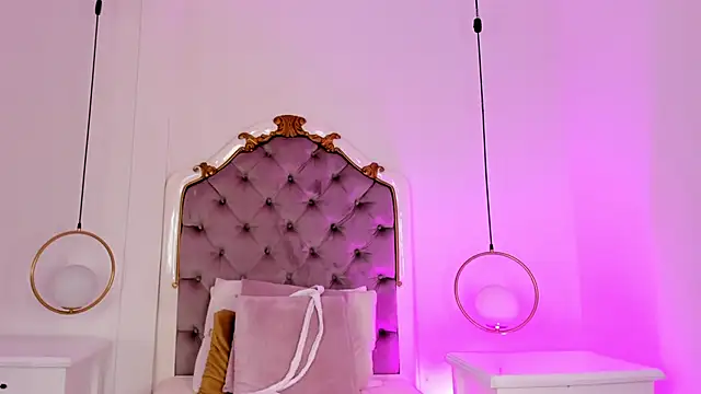 Snapshot of Pushaina__ chatting on 14, 11, 2025 Pushaina online show from 14, 11, 2025