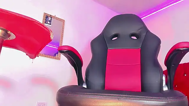 Snapshot of naomy__xx chatting on 6, 2, 2025 naomy xx online show from 6, 2, 2025