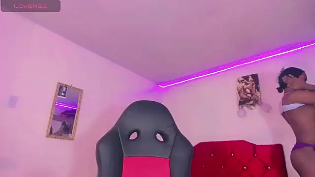 Snapshot of naomy__xx chatting on 11, 2, 2025 naomy xx online show from 11, 2, 2025