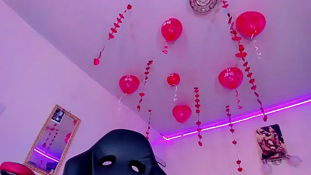 Snapshot of naomy__xx chatting on 18, 2, 2025 naomy xx online show from 18, 2, 2025