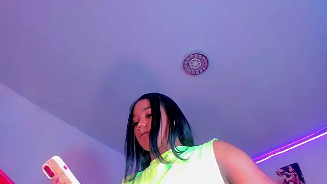 Snapshot of naomy__xx chatting on 8, 3, 2025 naomy xx online show from 8, 3, 2025