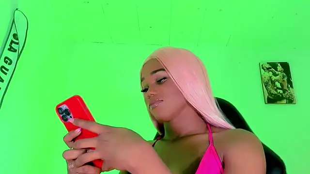 Snapshot of naomy__xx chatting on 7, 10, 2025 naomy xx online show from 7, 10, 2025