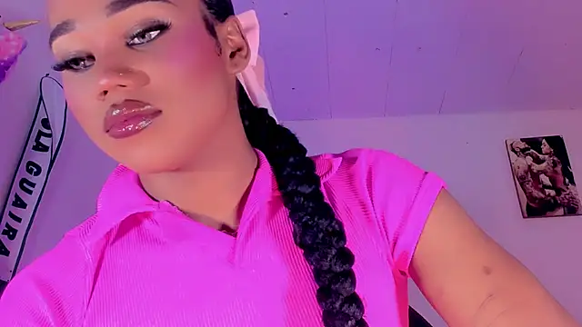 Snapshot of naomy__xx chatting on 18, 10, 2025 naomy xx online show from 18, 10, 2025