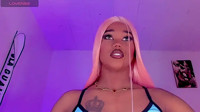 Snapshot of naomy__xx chatting on 27, 10, 2025 naomy xx online show from 27, 10, 2025