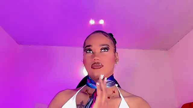 Snapshot of naomy__xx chatting on 12, 11, 2025 naomy xx online show from 12, 11, 2025