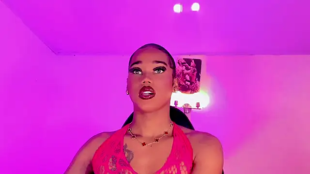 Snapshot of naomy__xx chatting on 18, 11, 2025 naomy xx online show from 18, 11, 2025