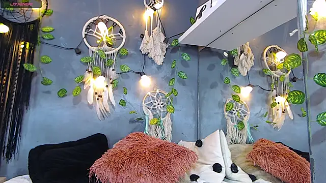 Snapshot of ItsVenuss chatting on 12, 2, 2025 ItsVenuss online show from 12, 2, 2025