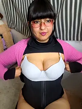 Derry Cooper online show from 7, 11, 2025