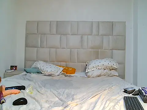 Snapshot of star_gurl chatting on 2, 11, 2025 star gurl online show from 2, 11, 2025