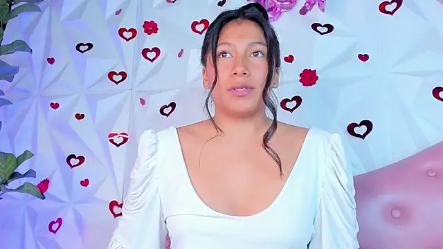 Snapshot of LinnaGardenia chatting on 19, 2, 2025 LinnaGardenia online show from 19, 2, 2025