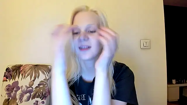 sashakiss99 online show from 17, 12, 2025