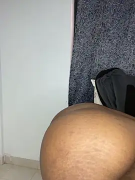 Snapshot of chocogirl01 chatting on 11, 9, 2025 chocogirl01 online show from 11, 9, 2025