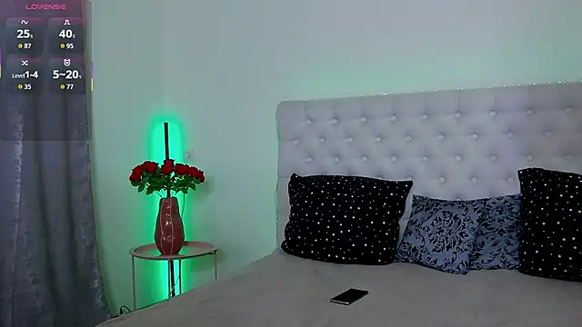 Snapshot of TamarraFox chatting on 7, 11, 2025 TamarraFox online show from 7, 11, 2025