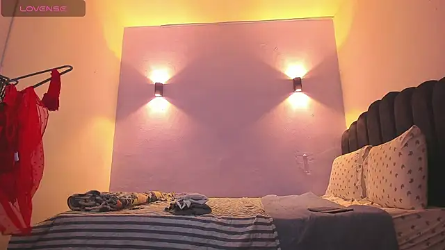 Snapshot of Sofia_Clauss_ chatting on 8, 3, 2025 Sofia Clauss online show from 8, 3, 2025