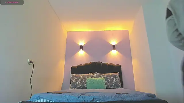 Snapshot of Sofia_Clauss_ chatting on 12, 10, 2025 Sofia Clauss online show from 12, 10, 2025