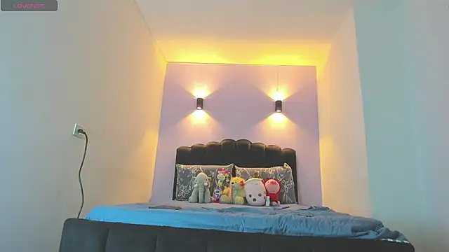 Snapshot of Sofia_Clauss_ chatting on 17, 10, 2025 Sofia Clauss online show from 17, 10, 2025