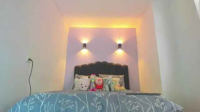 Snapshot of Sofia_Clauss_ chatting on 31, 10, 2025 Sofia Clauss online show from 31, 10, 2025