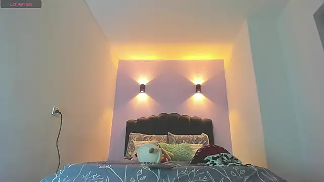 Snapshot of Sofia_Clauss_ chatting on 2, 11, 2025 Sofia Clauss online show from 2, 11, 2025