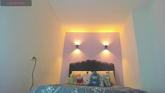 Snapshot of Sofia_Clauss_ chatting on 20, 12, 2025 Sofia Clauss online show from 20, 12, 2025