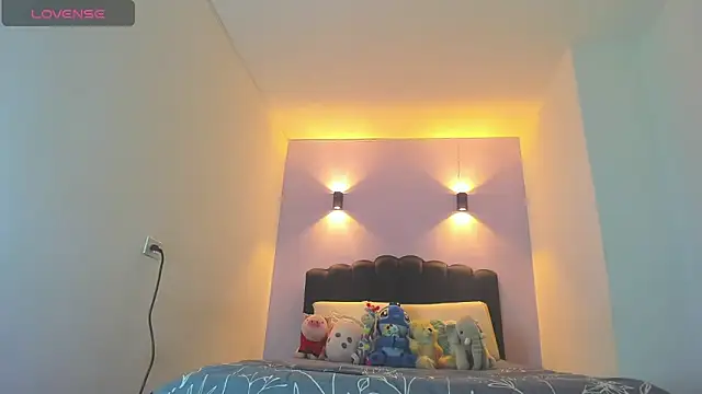 Snapshot of Sofia_Clauss_ chatting on 21, 12, 2025 Sofia Clauss online show from 21, 12, 2025