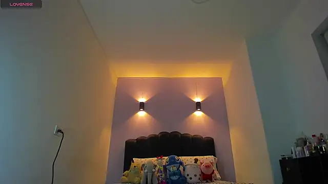 Snapshot of Sofia_Clauss_ chatting on 13, 2, 2026 Sofia Clauss online show from 13, 2, 2026