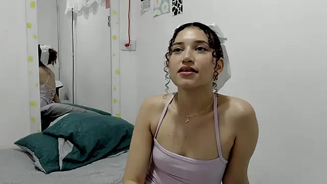 Snapshot of gabriela_duarte1 chatting on 10, 3, 2025 gabriela duarte1 online show from 10, 3, 2025