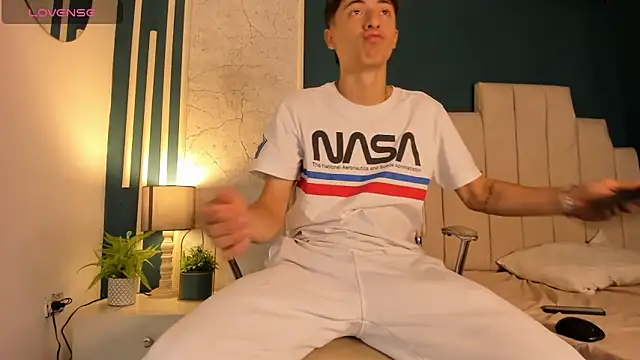 Snapshot of AlessandroDybala chatting on 18, 1, 2025 AlessandroDybala online show from 18, 1, 2025