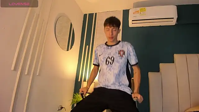 Snapshot of AlessandroDybala chatting on 26, 1, 2025 AlessandroDybala online show from 26, 1, 2025