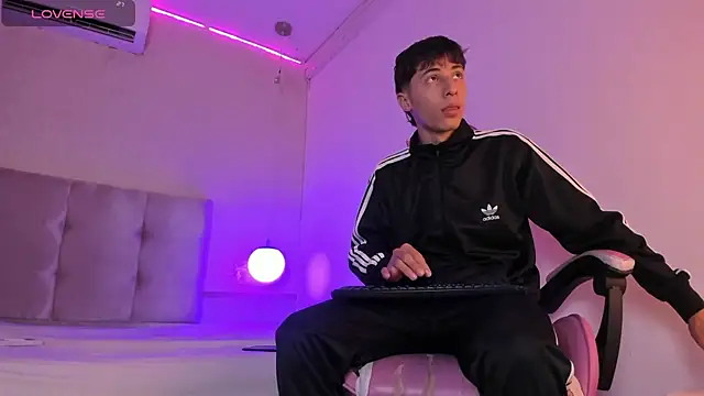 Snapshot of AlessandroDybala chatting on 2, 2, 2025 AlessandroDybala online show from 2, 2, 2025