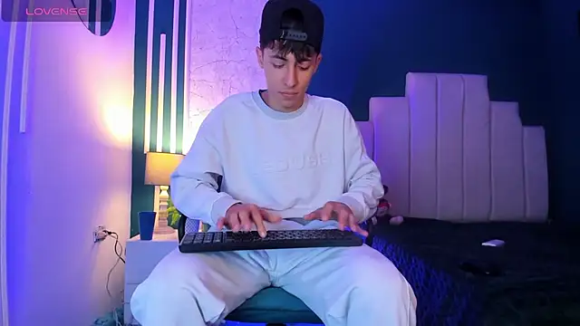 Snapshot of AlessandroDybala chatting on 19, 2, 2025 AlessandroDybala online show from 19, 2, 2025